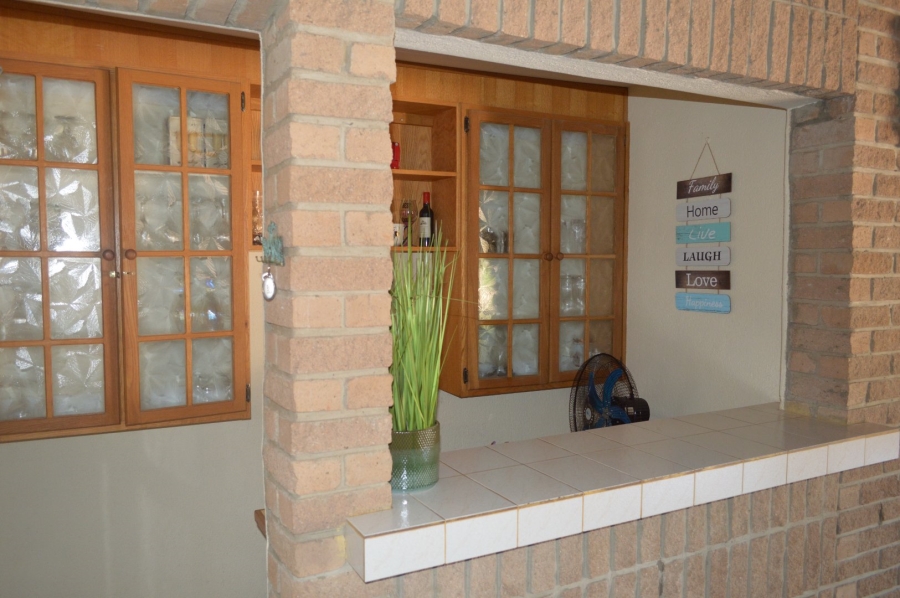 5 Bedroom Property for Sale in Wilkoppies North West
